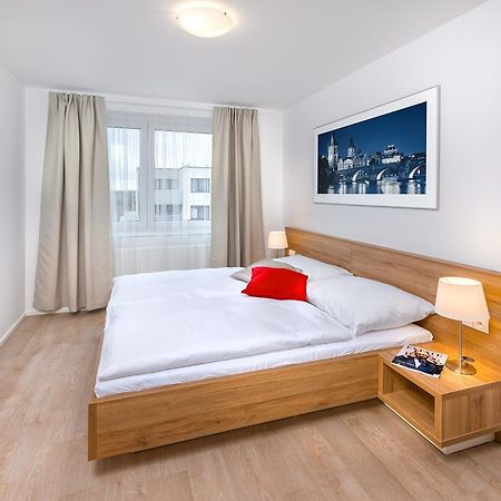 Citywest Apartments Praha Bagian luar foto