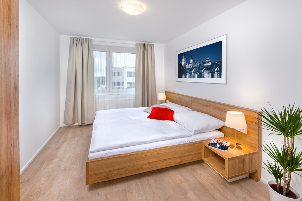 Citywest Apartments Praha Bagian luar foto